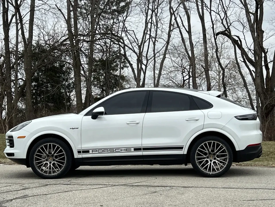 2022 Porsche 9Y0/9Y3 Cayenne - Image 2 of 12