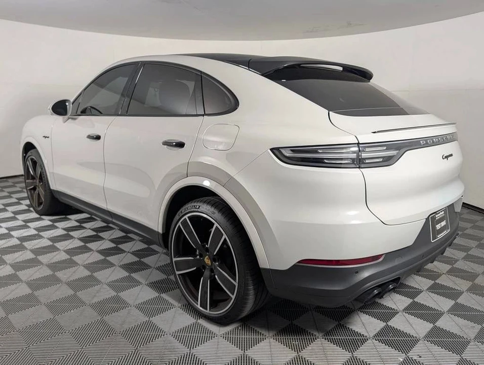 2022 Porsche 9Y0/9Y3 Cayenne Coupe - Image 3 of 5