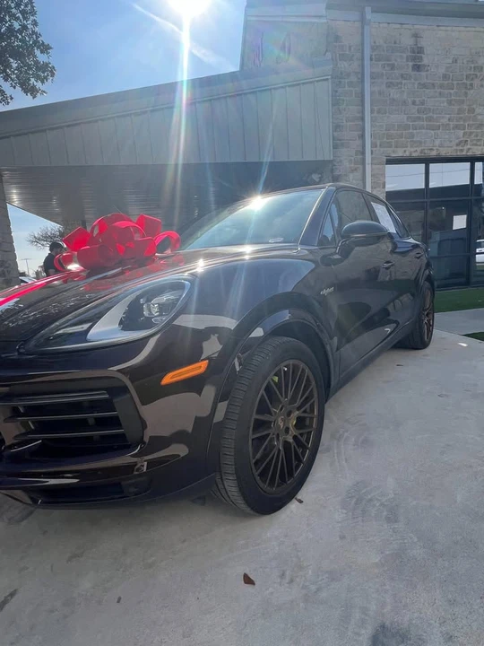 2022 Porsche 9Y0/9Y3 Cayenne - Image 2 of 11