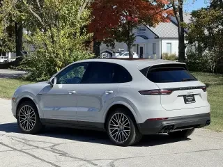 2022 Porsche 9Y0/9Y3 Cayenne - Image 3 of 4