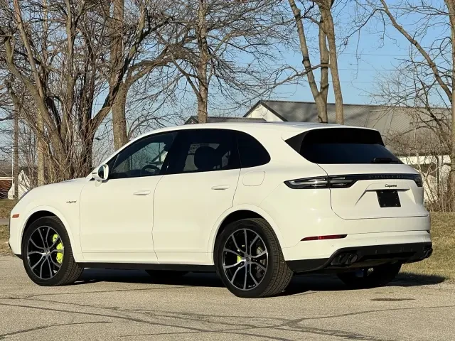 2022 Porsche 9Y0/9Y3 Cayenne - Image 3 of 9