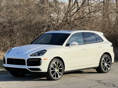 2022 Porsche Cayenne E-Hybrid Platinum Edition