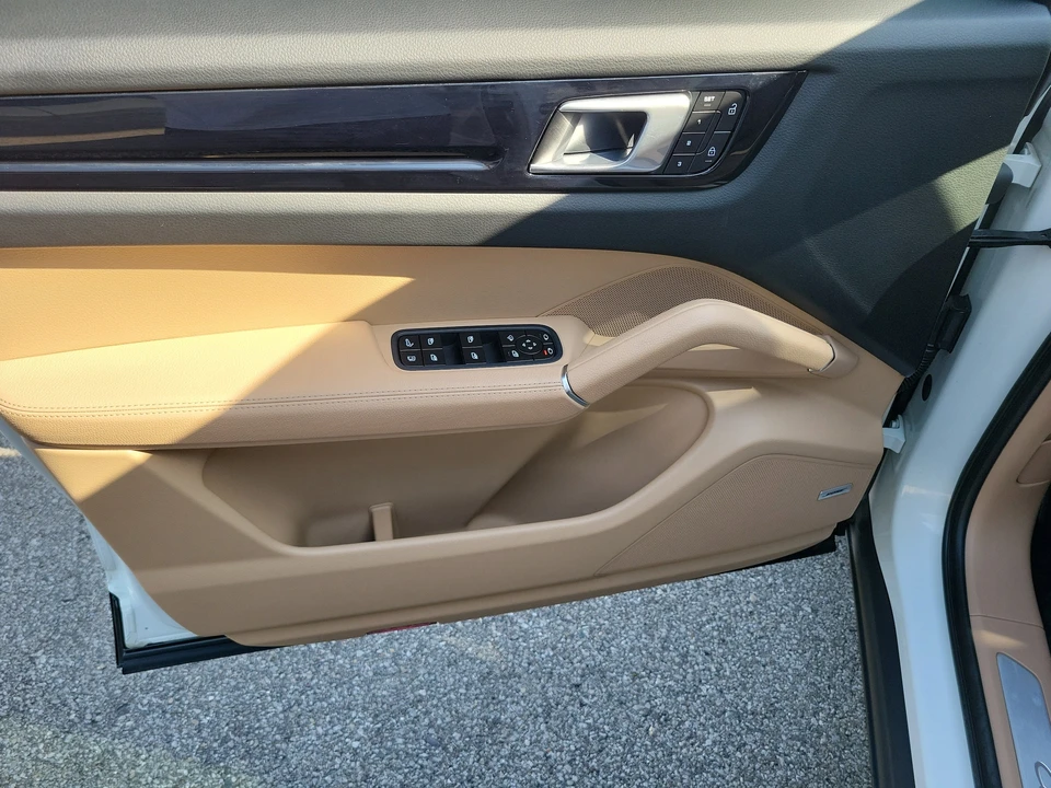 2022 Porsche 9Y0/9Y3 Cayenne - Image 25 of 31