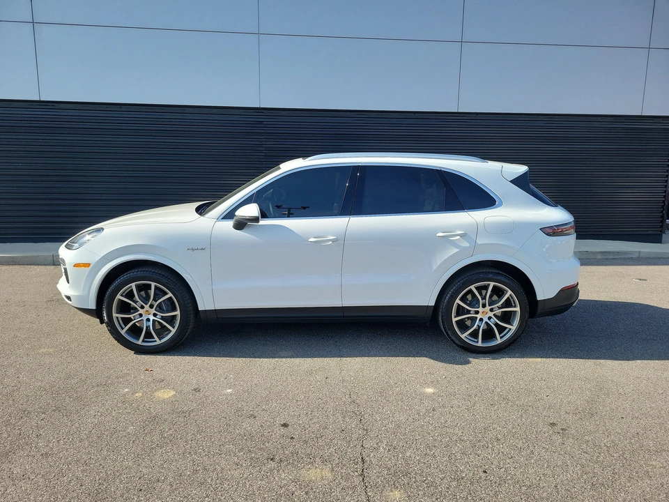 2022 Porsche 9Y0/9Y3 Cayenne - Image 2 of 31