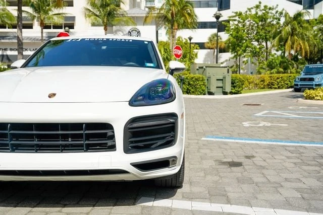 2022 Porsche 9Y0/9Y3 Cayenne GTS - Image 9 of 31