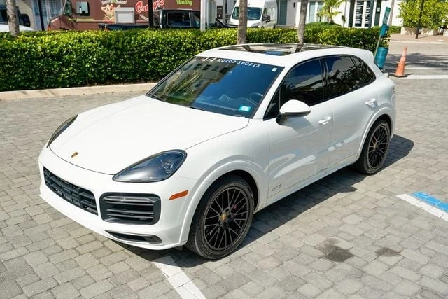 2022 Porsche 9Y0/9Y3 Cayenne GTS - Image 10 of 31
