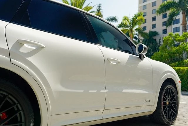 2022 Porsche 9Y0/9Y3 Cayenne GTS - Image 29 of 31
