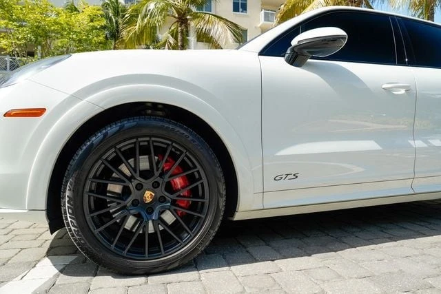 2022 Porsche 9Y0/9Y3 Cayenne GTS - Image 12 of 31