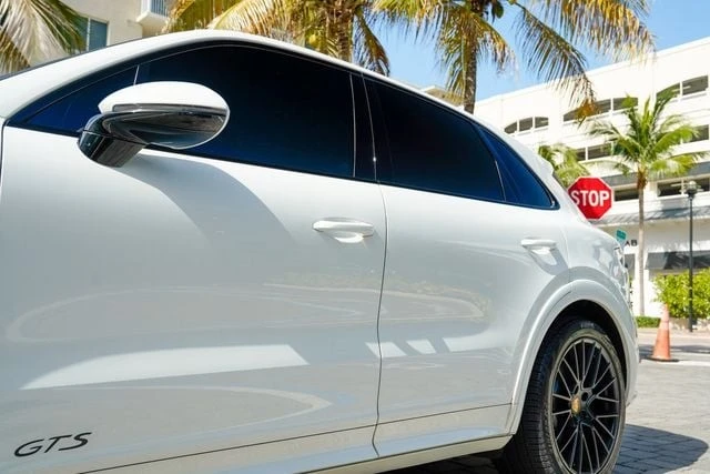 2022 Porsche 9Y0/9Y3 Cayenne GTS - Image 11 of 31