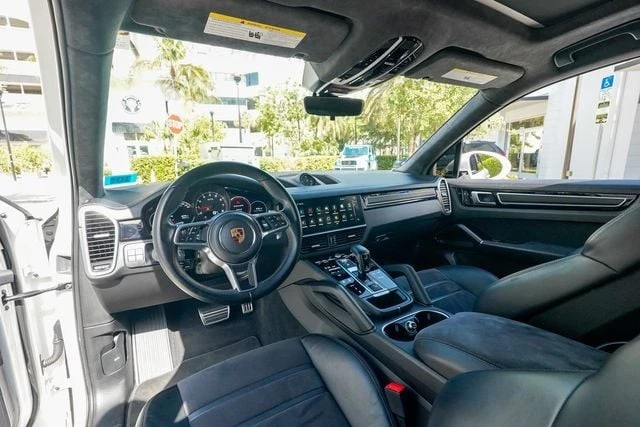 2022 Porsche 9Y0/9Y3 Cayenne GTS - Image 3 of 31