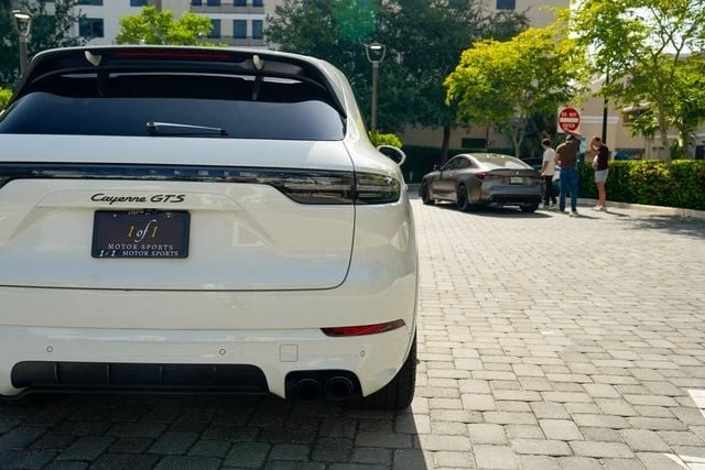 2022 Porsche 9Y0/9Y3 Cayenne GTS - Image 26 of 31