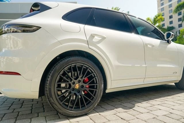 2022 Porsche 9Y0/9Y3 Cayenne GTS - Image 30 of 31