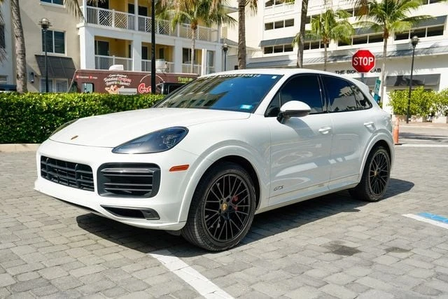 2022 Porsche 9Y0/9Y3 Cayenne GTS - Image 8 of 31