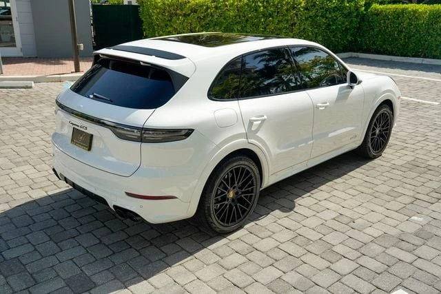 2022 Porsche 9Y0/9Y3 Cayenne GTS - Image 28 of 31