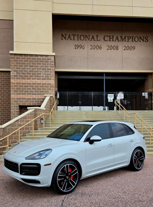 2022 Porsche 9Y0/9Y3 Cayenne GTS - Image 4 of 15