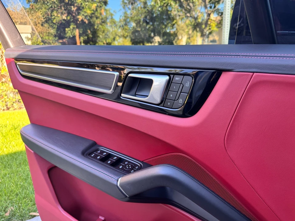2022 Porsche 9Y0/9Y3 Cayenne GTS - Image 13 of 19