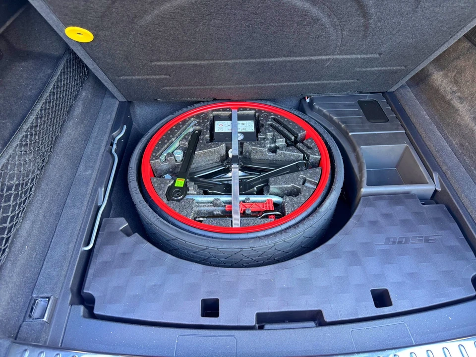 2022 Porsche 9Y0/9Y3 Cayenne GTS - Image 18 of 19