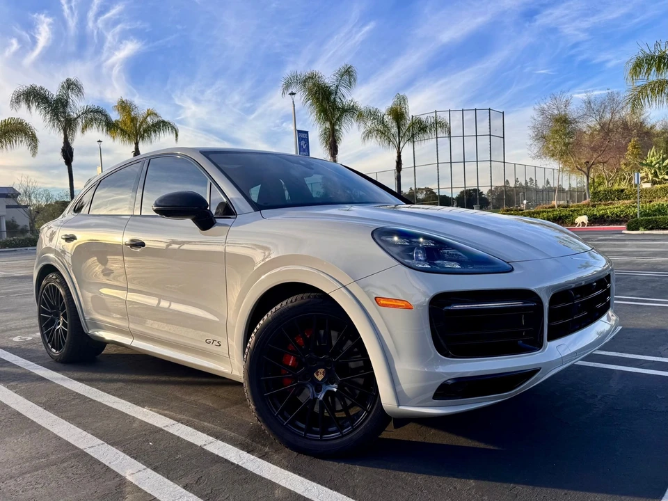 2022 Porsche 9Y0/9Y3 Cayenne GTS - Image 3 of 19