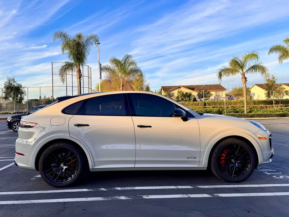 2022 Porsche 9Y0/9Y3 Cayenne GTS - Image 5 of 19
