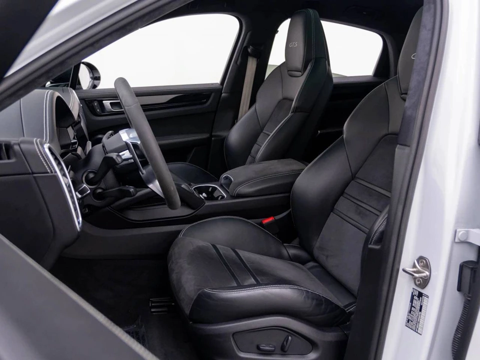 2022 Porsche 9Y0/9Y3 Cayenne GTS - Image 5 of 5