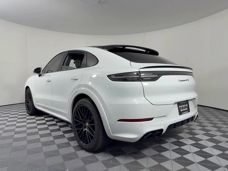 2022 Porsche 9Y0/9Y3 Cayenne GTS - Image 3 of 5