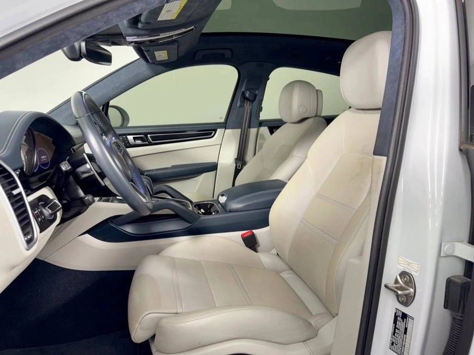 2022 Porsche 9Y0/9Y3 Cayenne GTS - Image 5 of 5