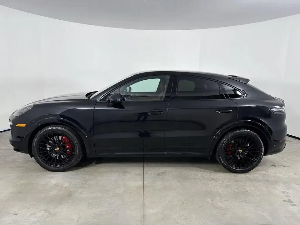 2022 Porsche 9Y0/9Y3 Cayenne GTS - Image 16 of 31