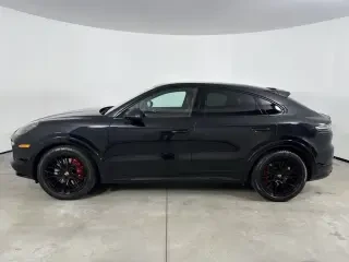 2022 Porsche 9Y0/9Y3 Cayenne GTS - Image 13 of 31