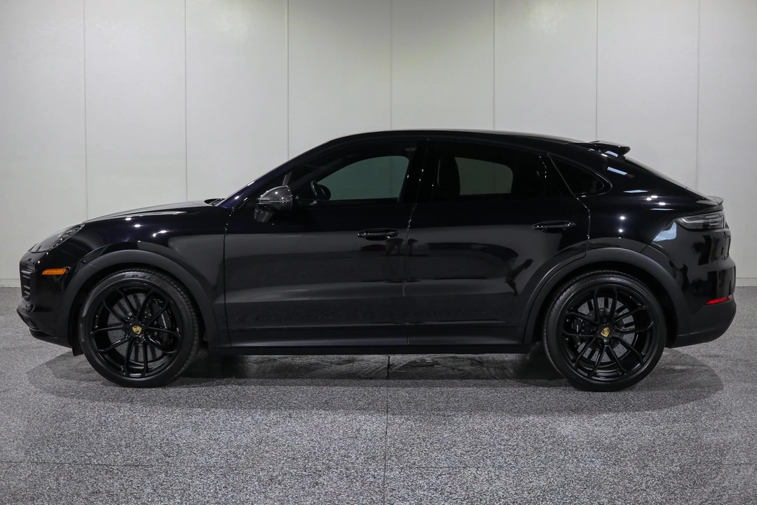 2022 Porsche 9Y0/9Y3 Cayenne GTS - Image 9 of 31