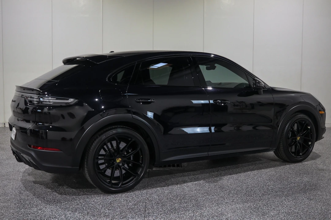 2022 Porsche 9Y0/9Y3 Cayenne GTS - Image 4 of 31