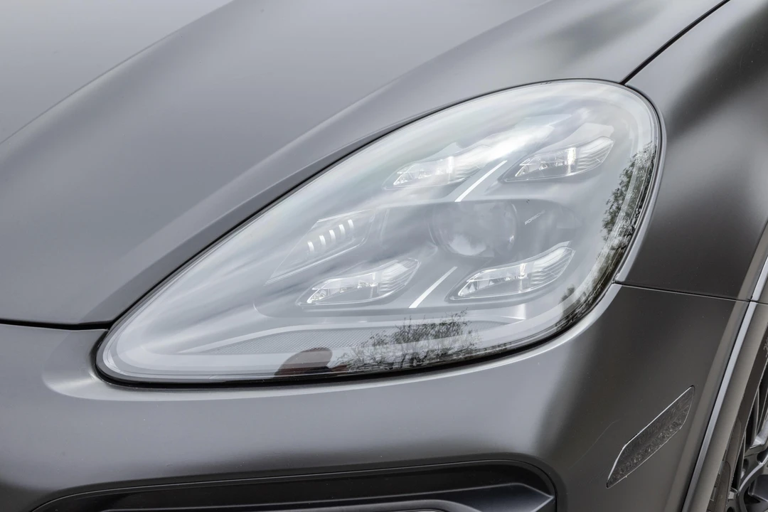 2022 Porsche 9Y0/9Y3 Cayenne GTS - Image 18 of 31