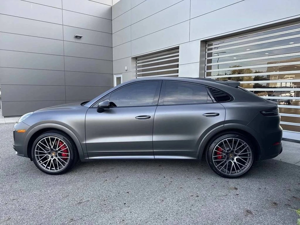 2022 Porsche 9Y0/9Y3 Cayenne GTS - Image 4 of 5