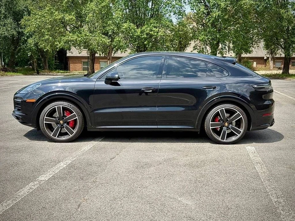 2022 Porsche 9Y0/9Y3 Cayenne GTS - Image 2 of 5