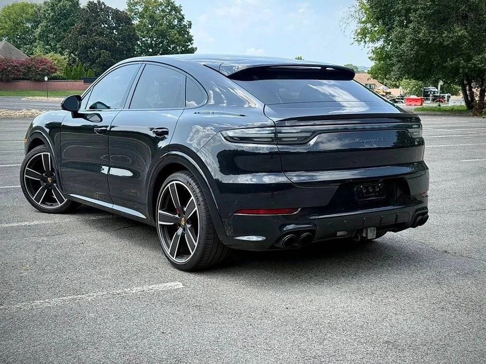 2022 Porsche 9Y0/9Y3 Cayenne GTS - Image 3 of 5