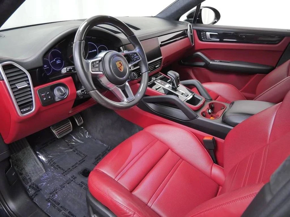 2022 Porsche 9Y0/9Y3 Cayenne GTS - Image 4 of 5
