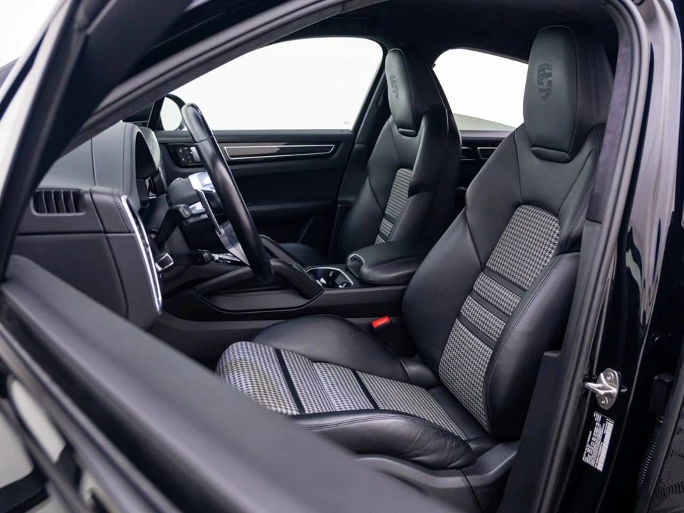 2022 Porsche 9Y0/9Y3 Cayenne GTS - Image 5 of 5