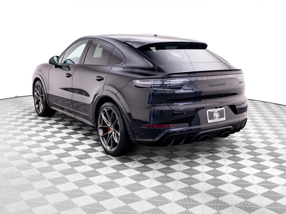 2022 Porsche 9Y0/9Y3 Cayenne GTS - Image 3 of 5