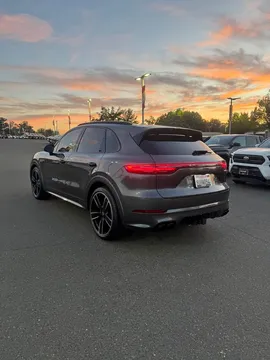 2022 Porsche Cayenne GTS Sport Utility 4D
