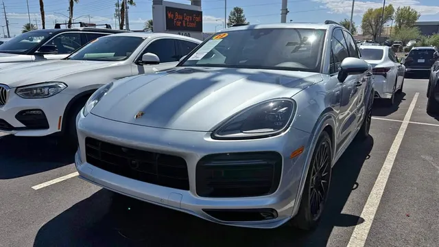 2022 Porsche Cayenne GTS Sport Utility 4D