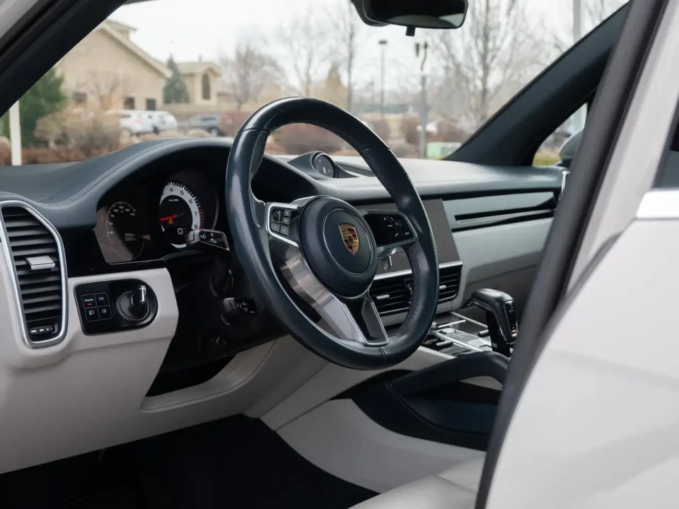 2022 Porsche 9Y0/9Y3 Cayenne - Image 4 of 6