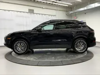 2022 Porsche 9Y0/9Y3 Cayenne - Image 2 of 4