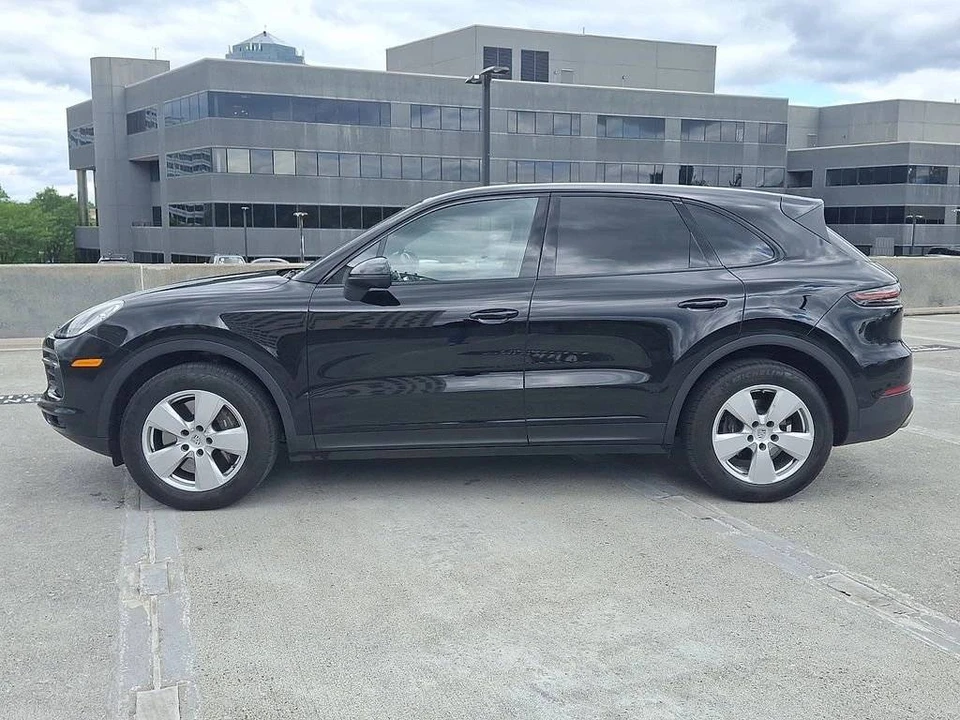 2022 Porsche 9Y0/9Y3 Cayenne - Image 2 of 5