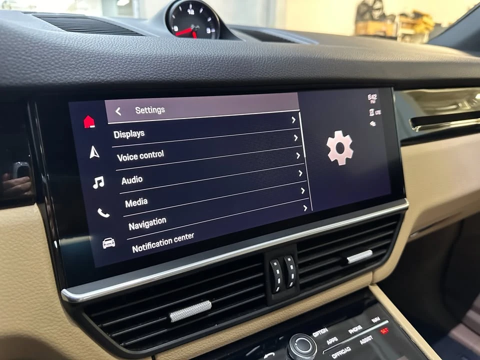 2022 Porsche 9Y0/9Y3 Cayenne - Image 11 of 16