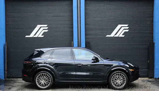 2022 Porsche Cayenne Platinum Edition AWD