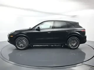 2022 Porsche 9Y0/9Y3 Cayenne - Image 2 of 4