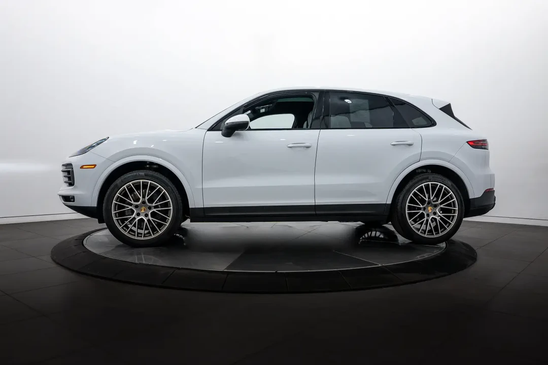 2022 Porsche 9Y0/9Y3 Cayenne - Image 2 of 6
