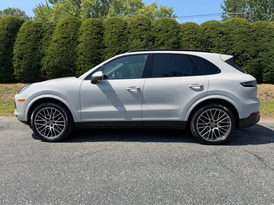 2022 Porsche 9Y0/9Y3 Cayenne - Image 2 of 5