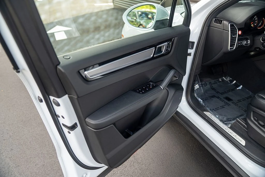 2022 Porsche 9Y0/9Y3 Cayenne - Image 16 of 30