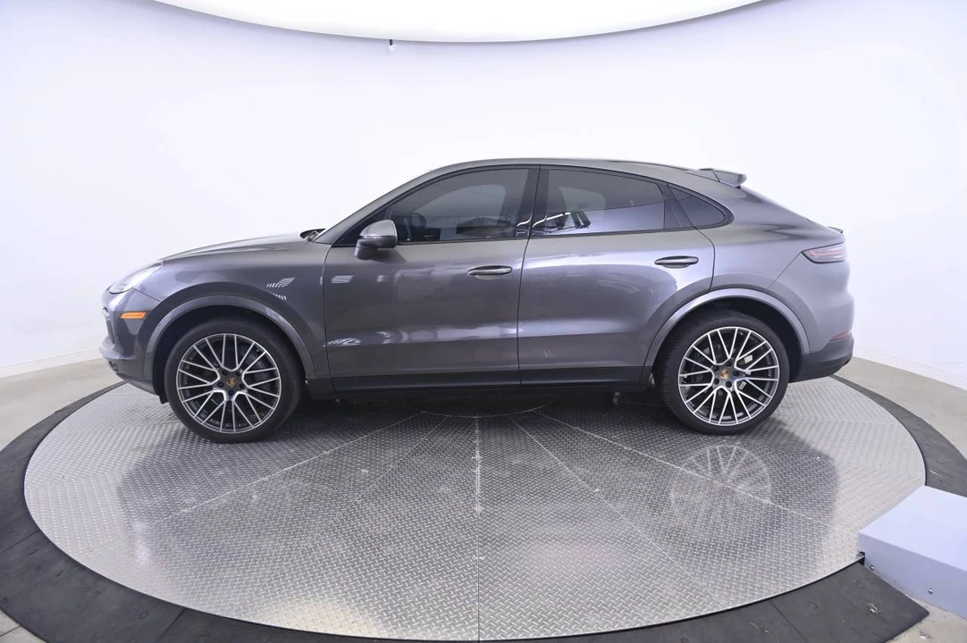 2022 Porsche Cayenne - Image 2 of 5
