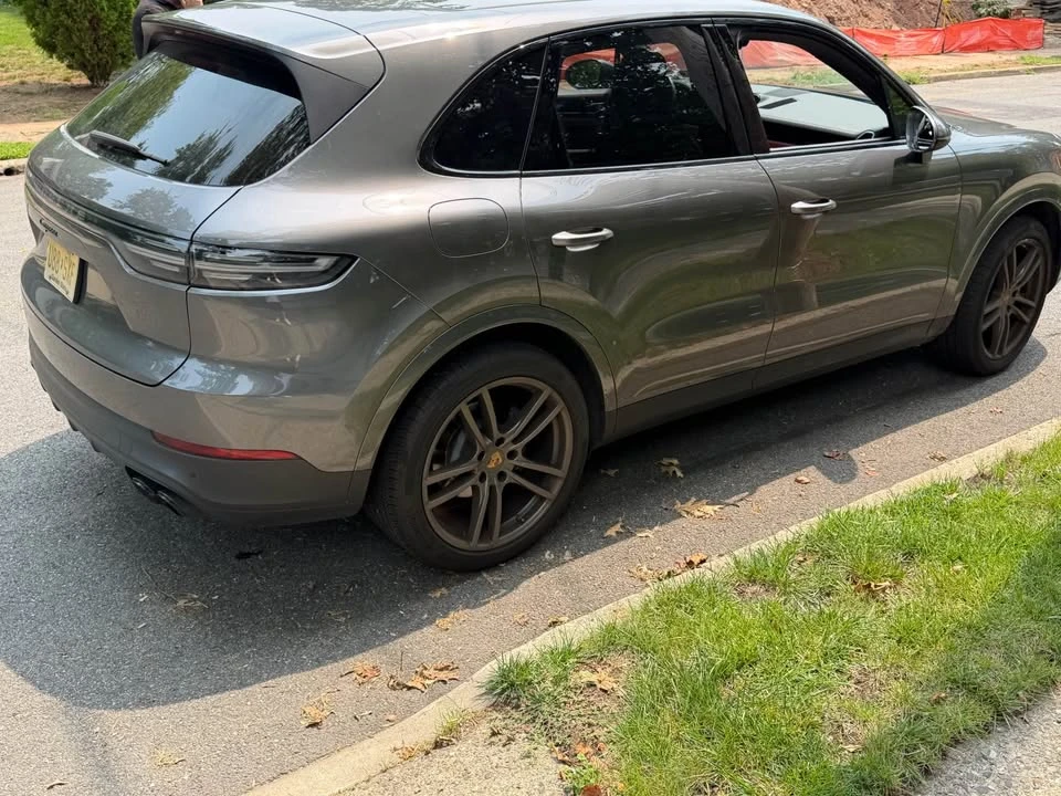 2022 Porsche 9Y0/9Y3 Cayenne - Image 3 of 10
